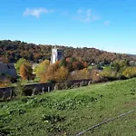 La Porterie Face à L'abbaye * Le Bec-Hellouin