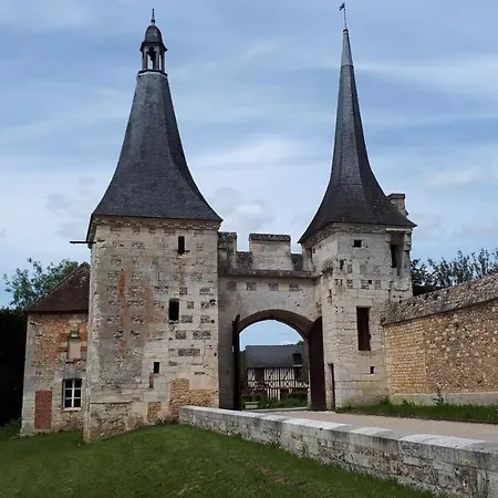 La Porterie Face A L'abbaye Le Bec-Hellouin