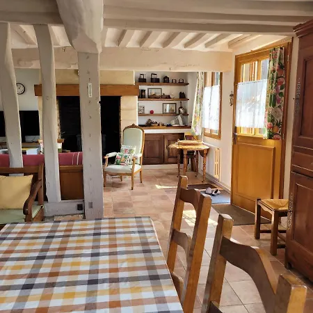 La Porterie Face A L'abbaye *